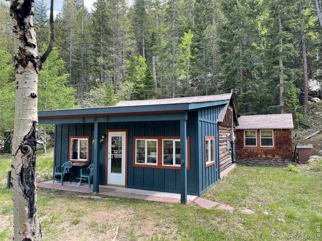 450 Peaceful Valley Road, Lyons