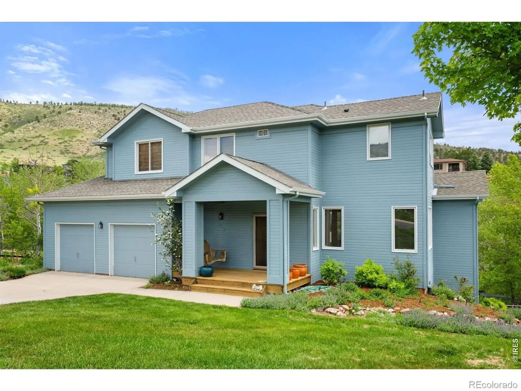 1012 Steamboat Valley Road, Lyons