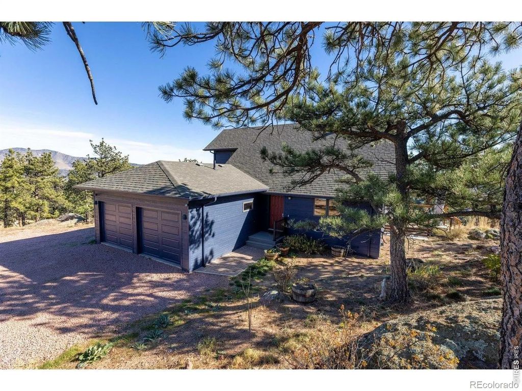 1893 Colard Lane, Lyons