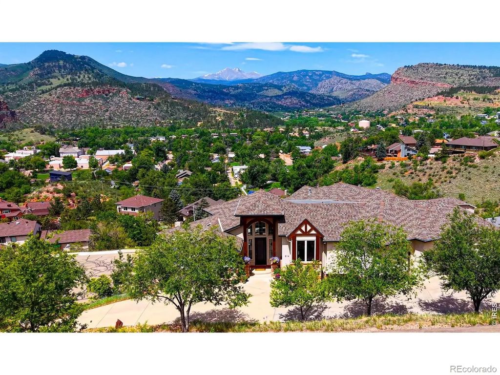 814 Mountain View Drive, Lyons