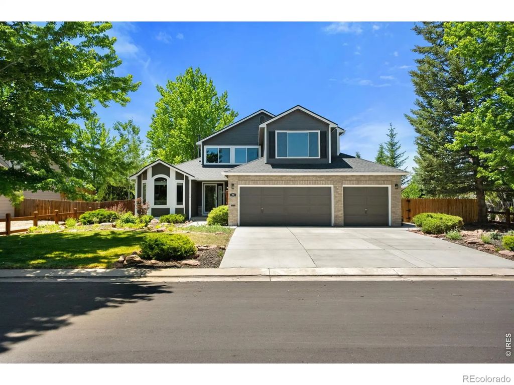 82 Autumn Court, Erie