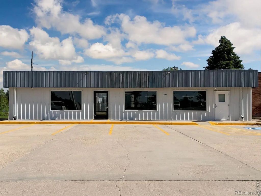 1144 Main Street, Limon