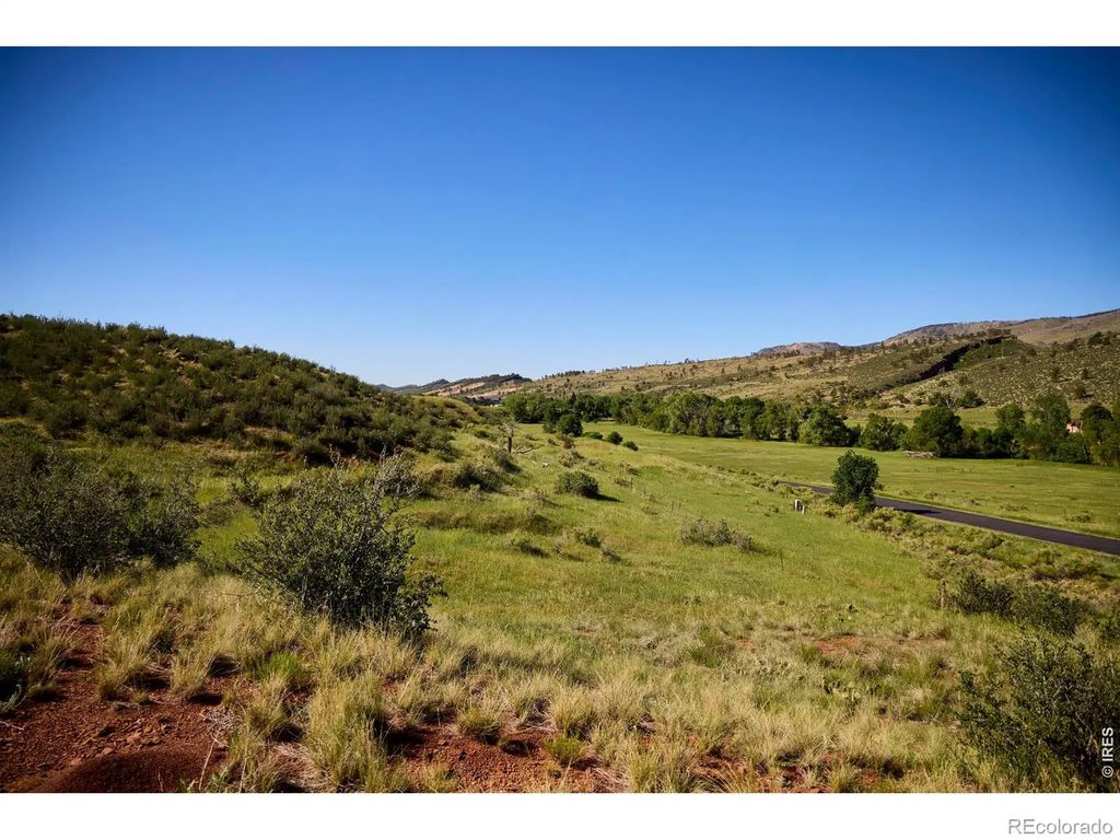 9852 Running Brook Lane, Loveland