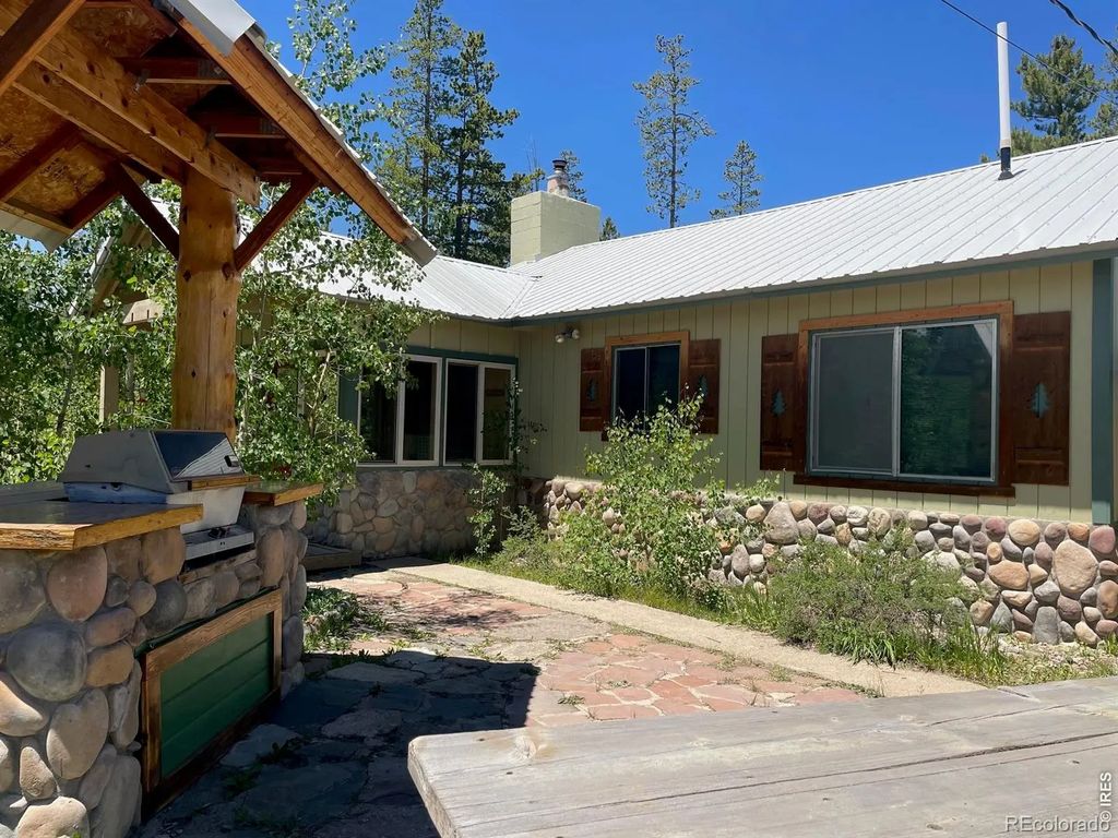 25 Aspen Drive, Walden