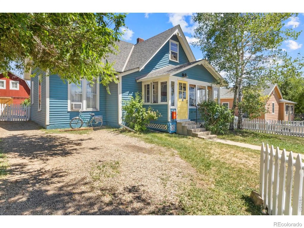 128 Bowen Street, Longmont