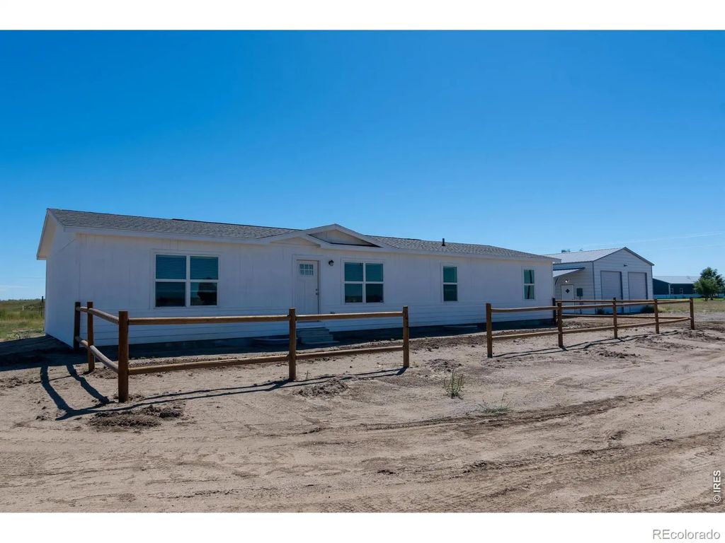 2420 County Road 4, Wiggins