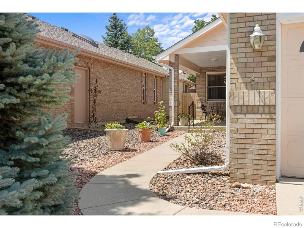 809 Zweck Court, Longmont