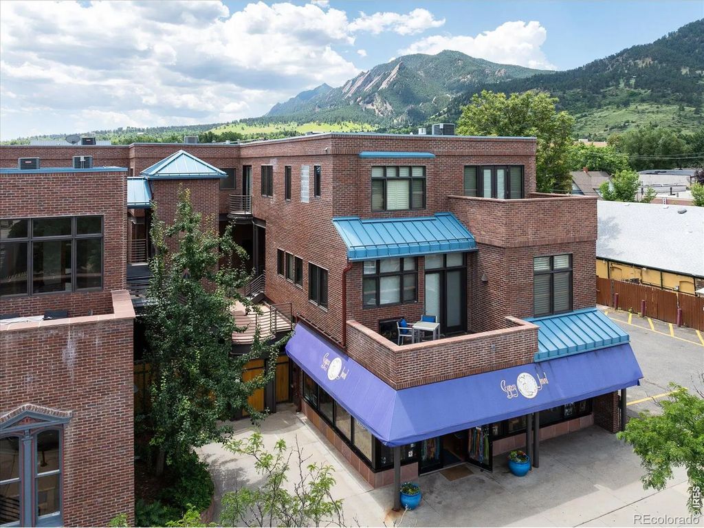 820 Pearl Street E, Boulder
