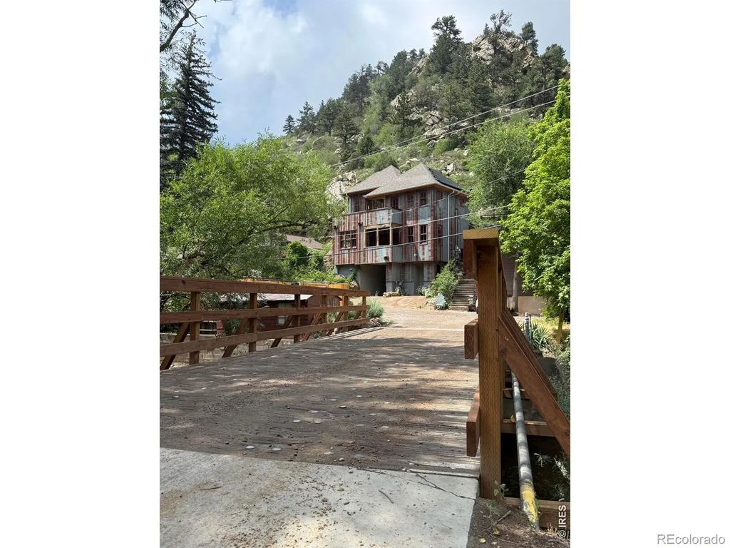 22 Artesian Drive, Eldorado Springs