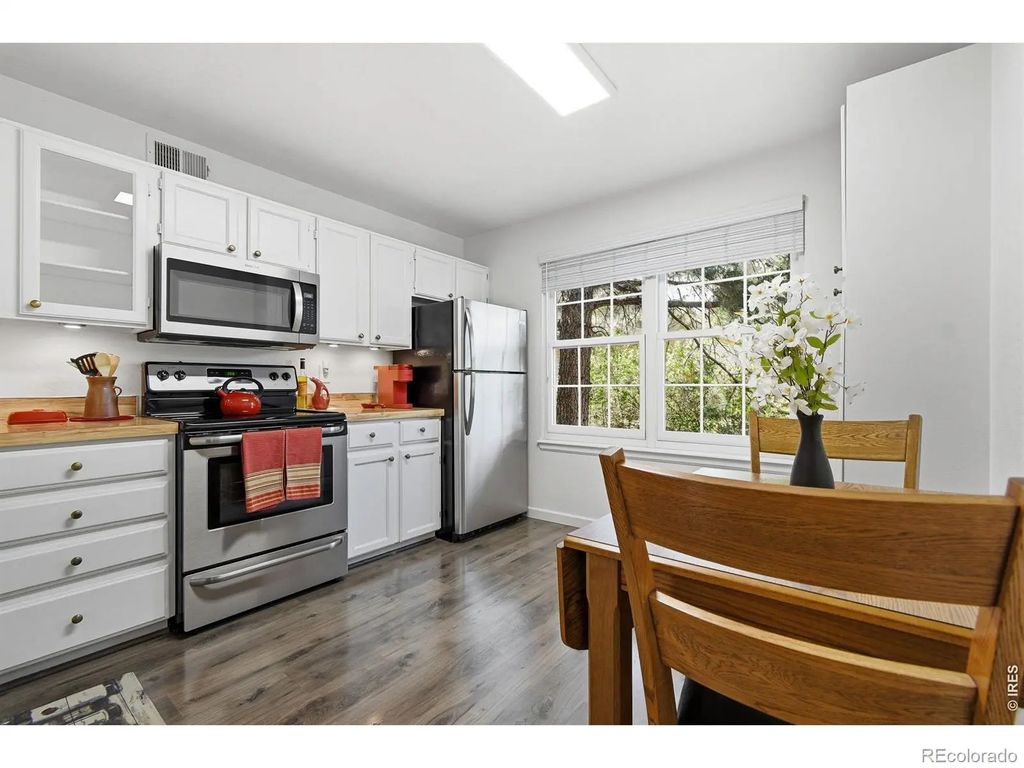 965 S Miller Street 201, Lakewood