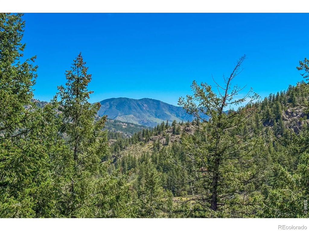 1108 Eagle Drive, Lyons