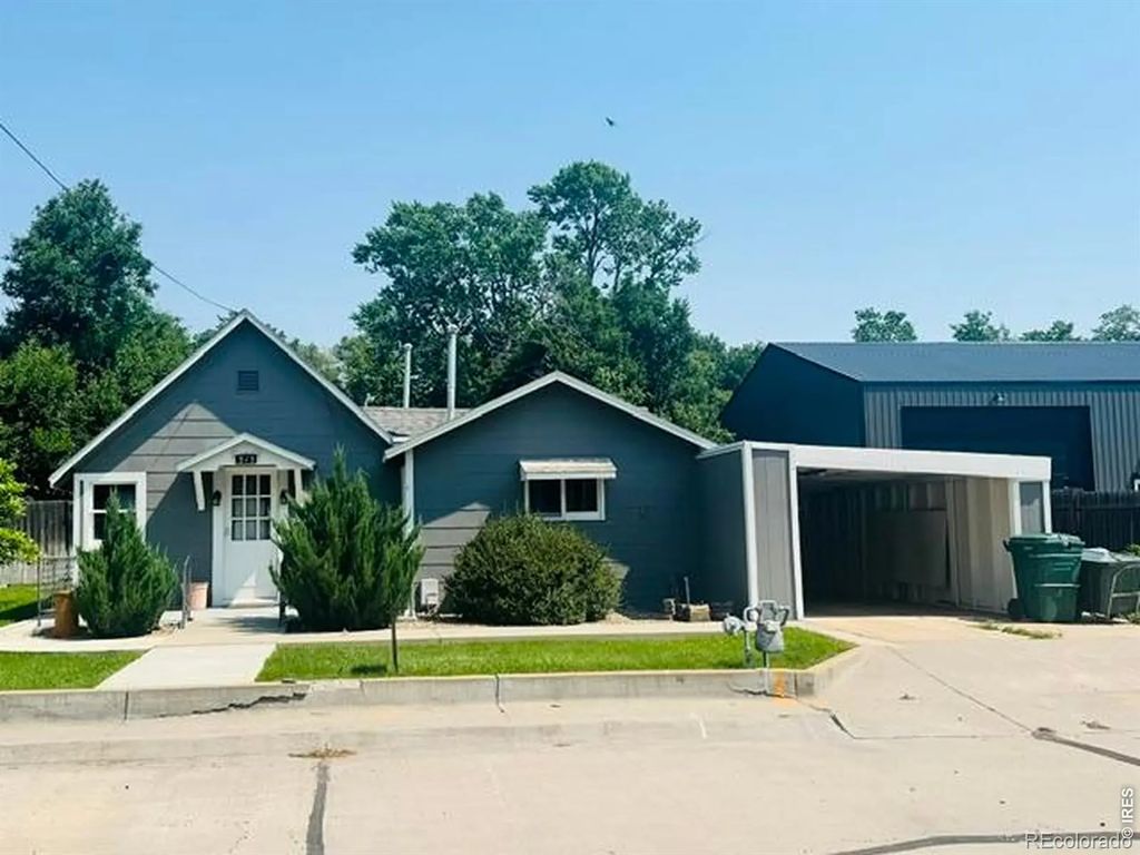 313 E Fletcher Street, Haxtun