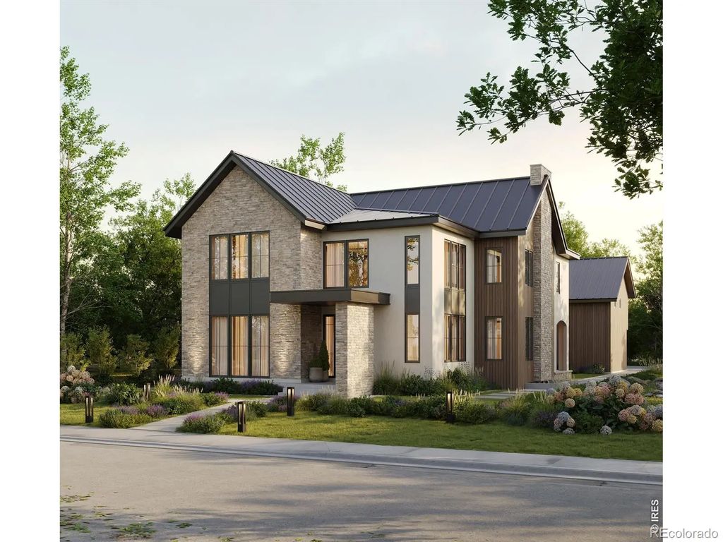 402 S 3rd Avenue, Superior