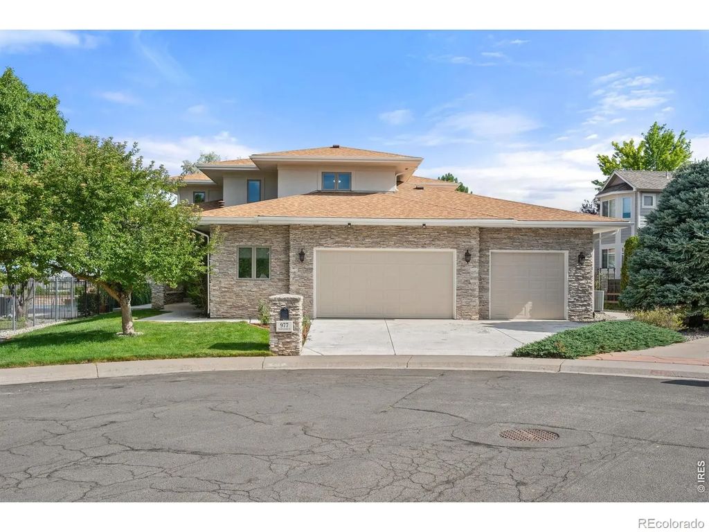 977 Thorncreek Court, Thornton