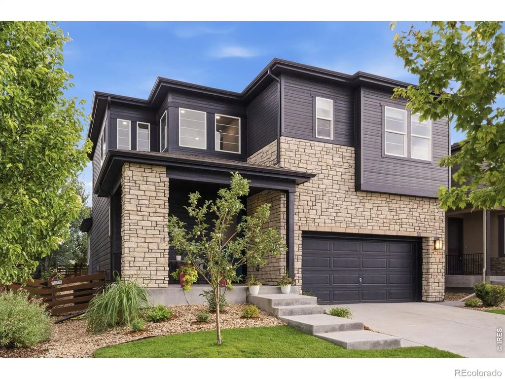 56 Starlight Circle, Erie