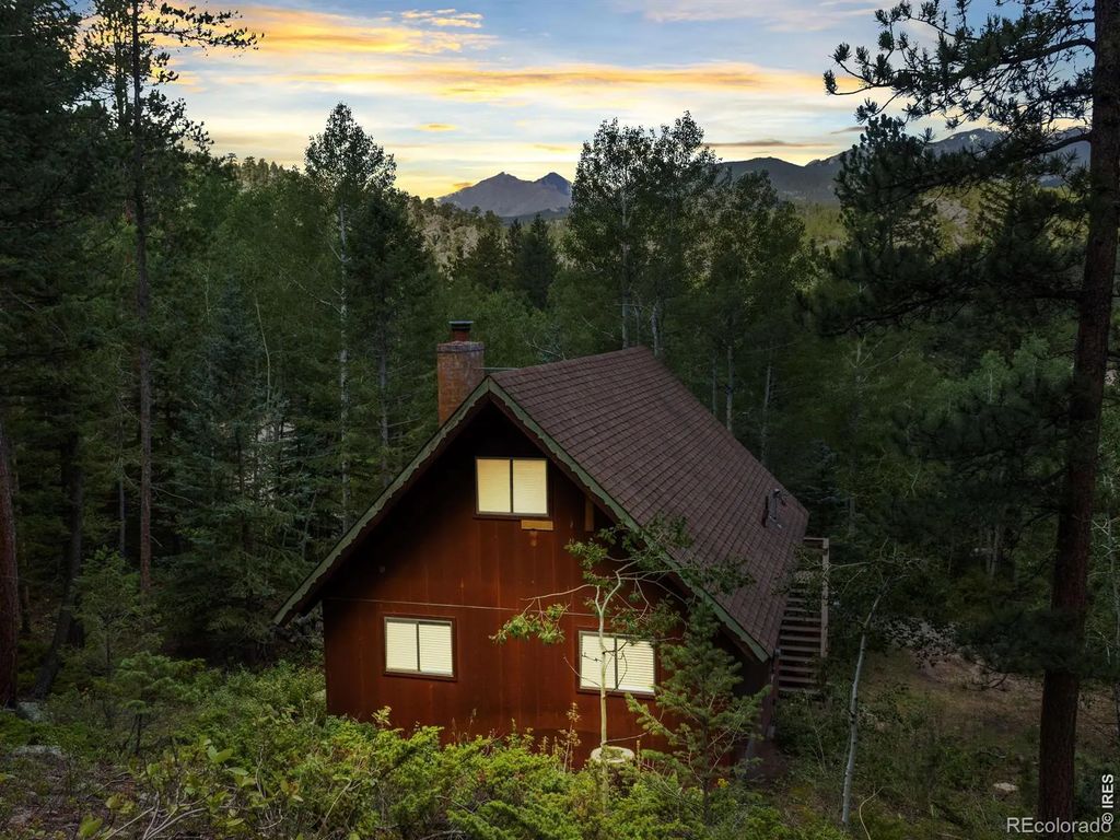 39 Hickory Drive, Lyons