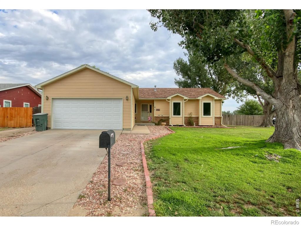 2701 Yosemite Street, Brush