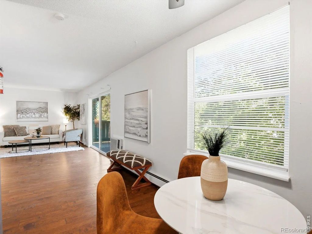 2120 S Vaughn Way #206f, Aurora