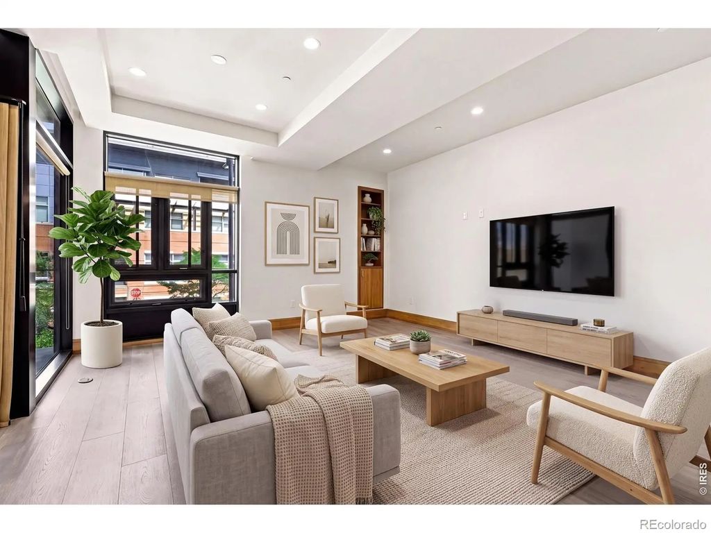 1077 Canyon Boulevard 211, Boulder