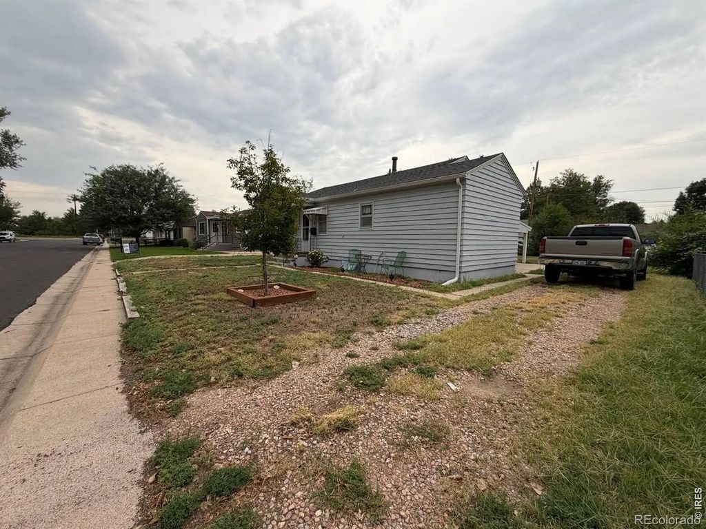 711 Lincoln Street, Brush