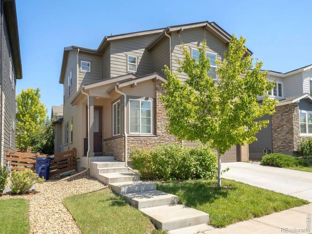 62 Starlight Circle, Erie