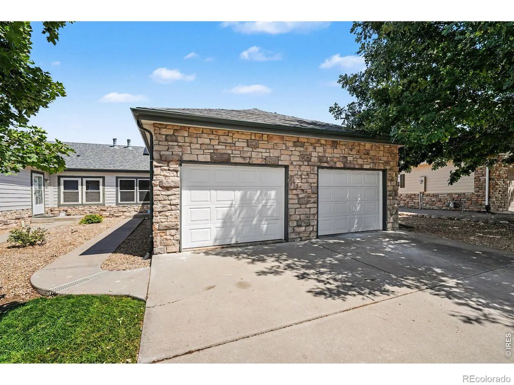 552 S Carriage Drive, Milliken
