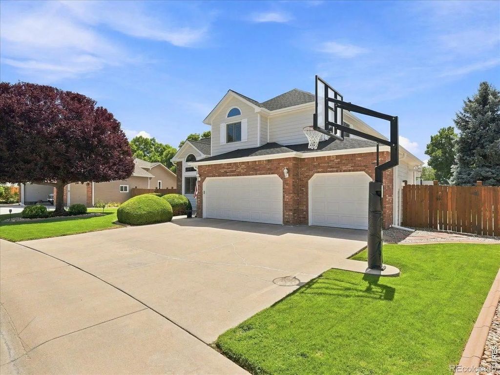 1009 Medicine Man Court, Windsor