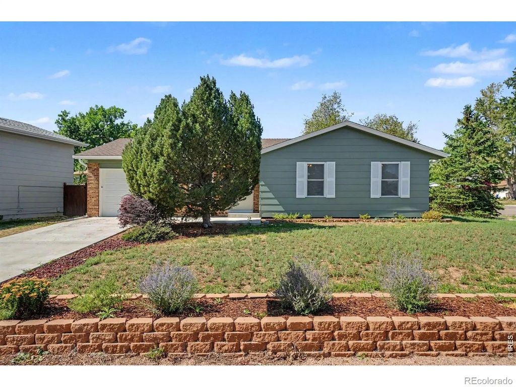 3233 S Holland Way, Lakewood
