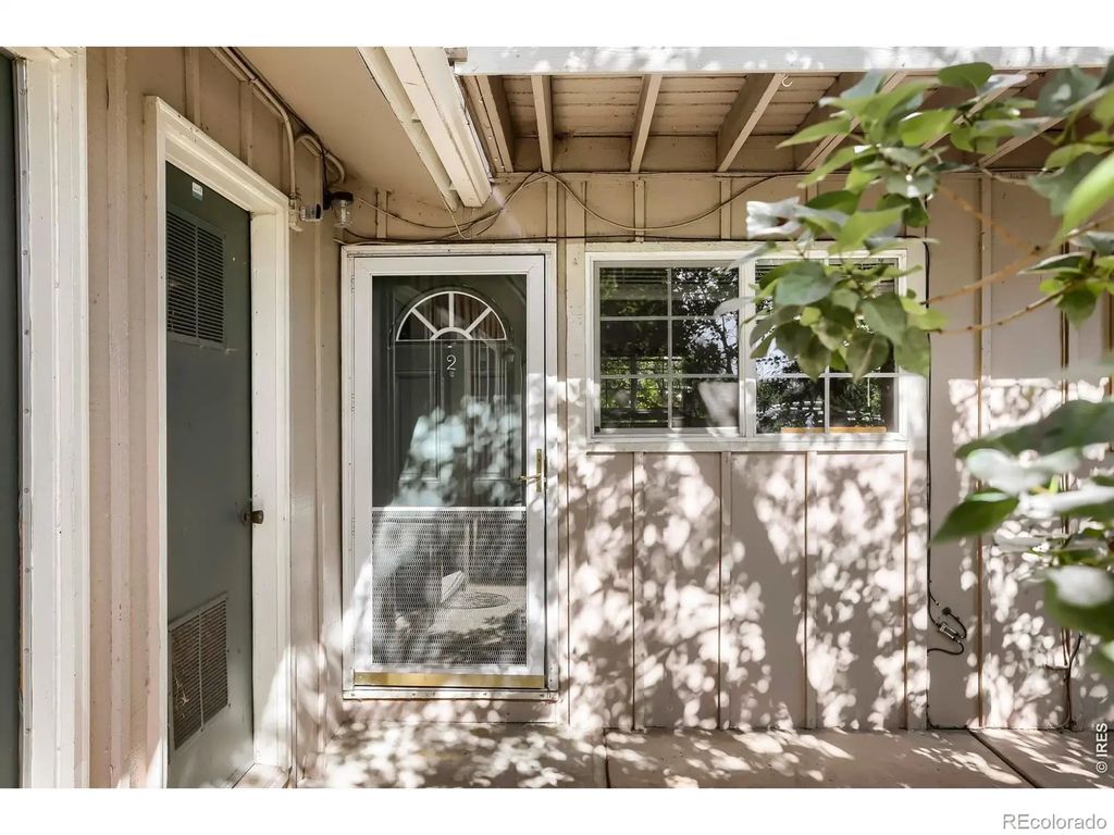 1609 Cottonwood Drive 2, Louisville