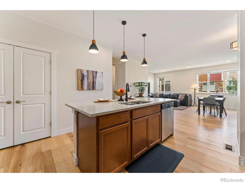 671 Robert Street 671, Longmont