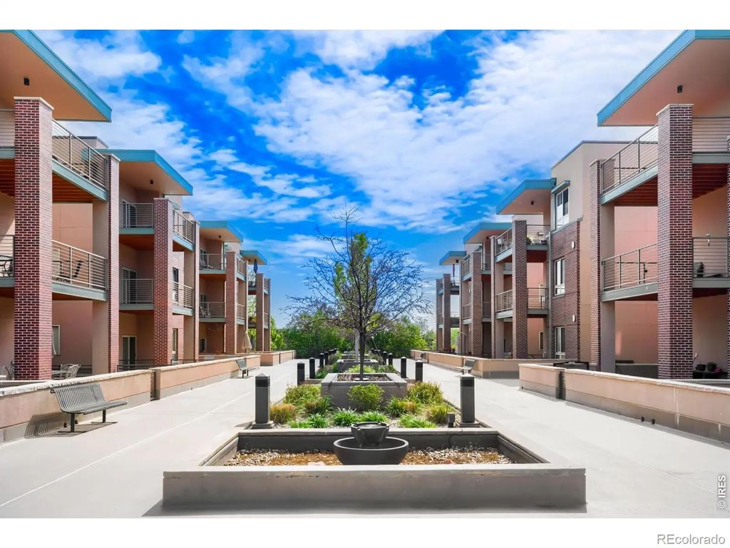 1053 W Century Drive 203, Louisville