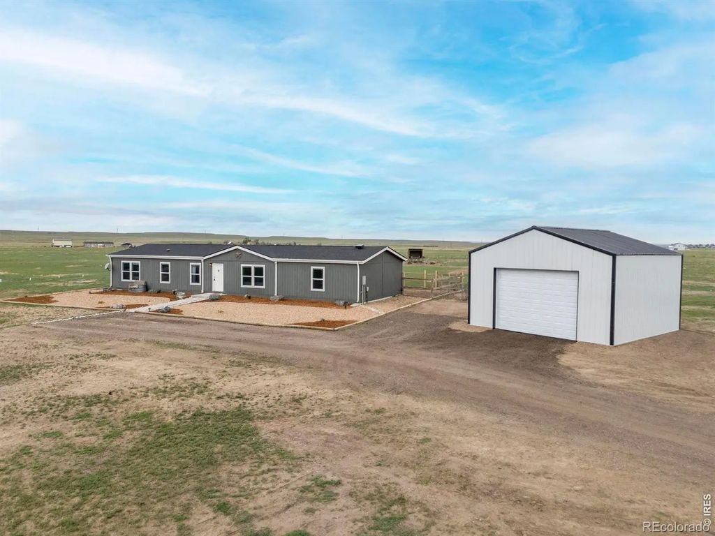 10395 County Road 112, Carr