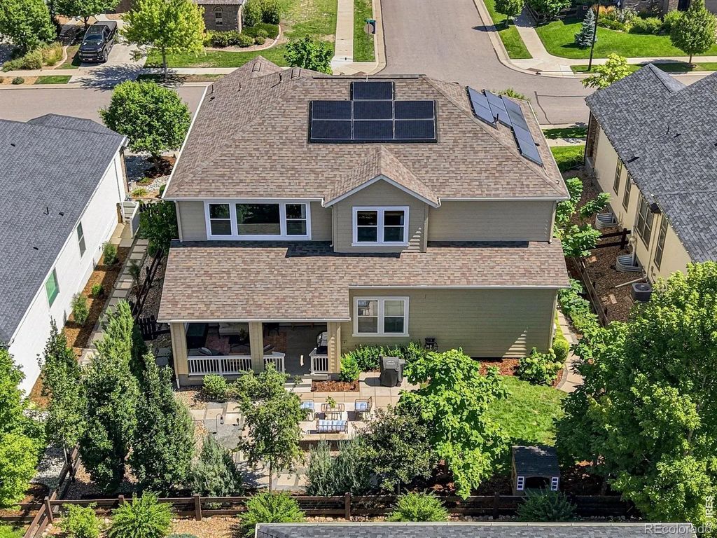 733 Gilpin Circle, Erie