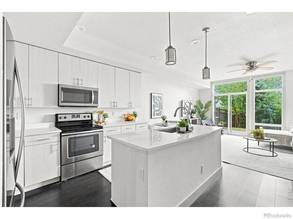 14956 E Hampden Avenue, Aurora