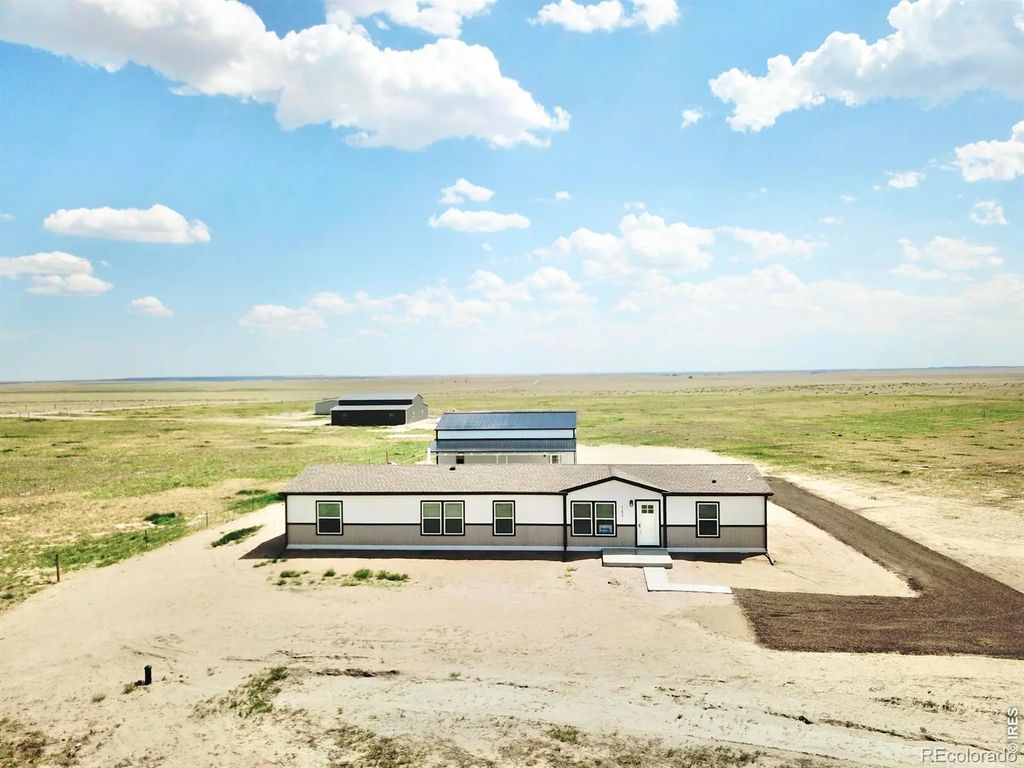 41876 County Road 80, Briggsdale