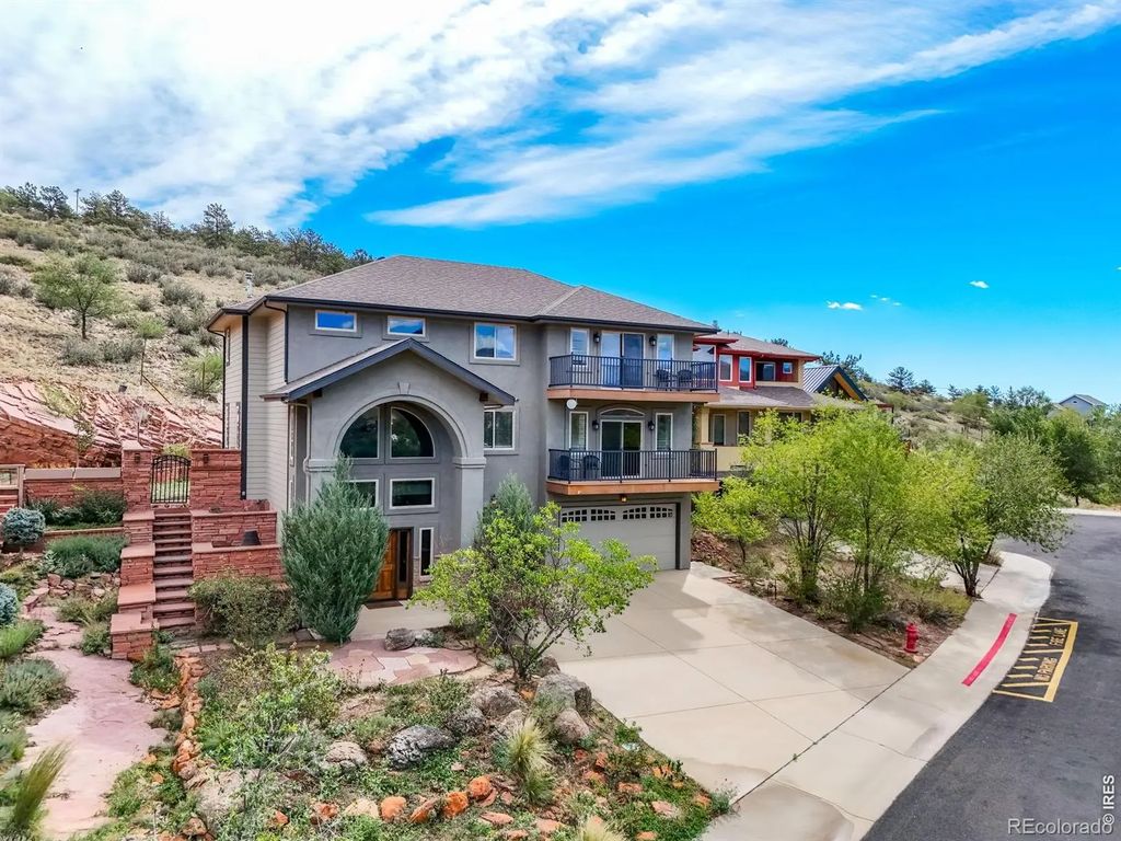 621 1st Avenue, Lyons