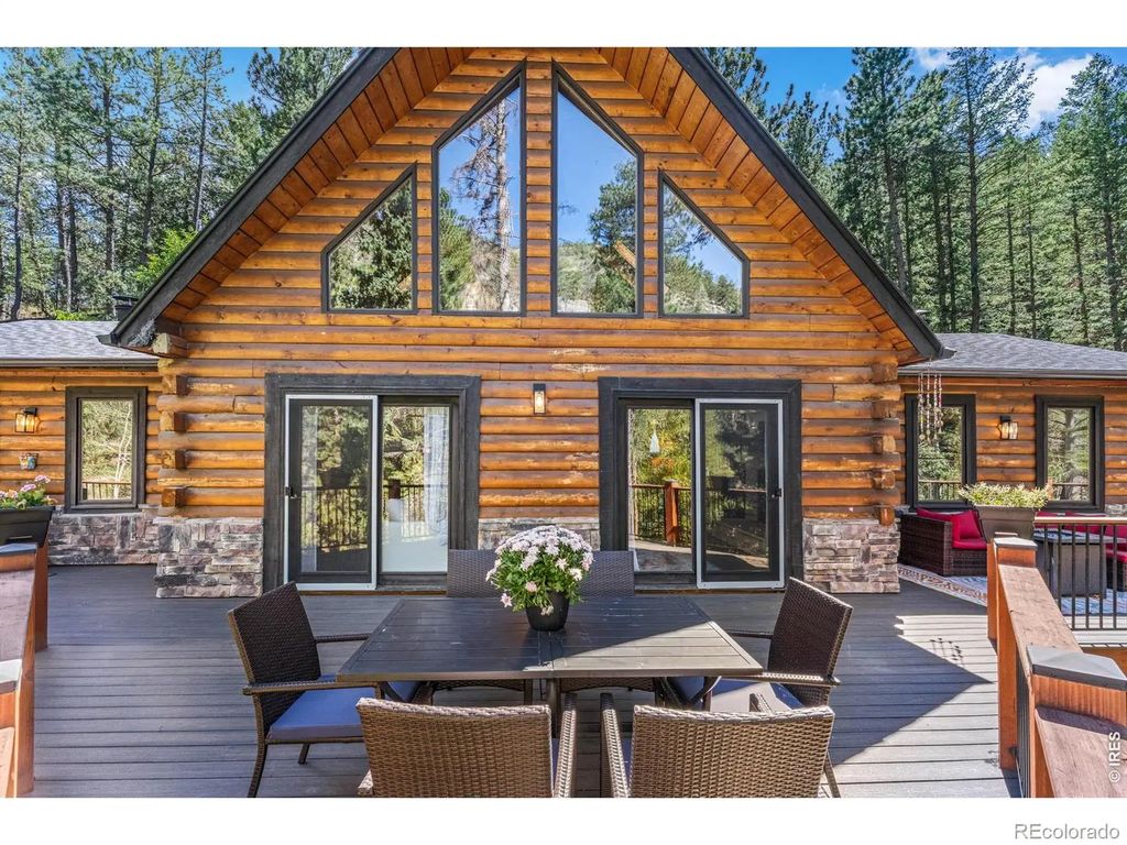 459 Streamside Drive, Glen Haven