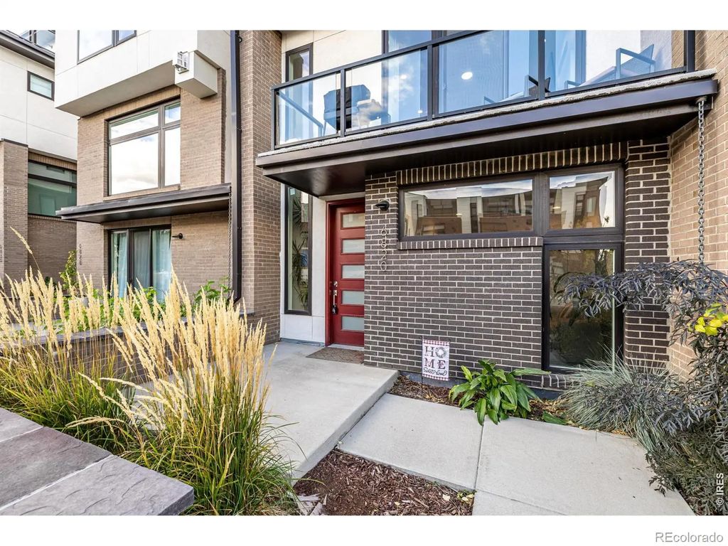 6820 E Lowry Boulevard, Denver