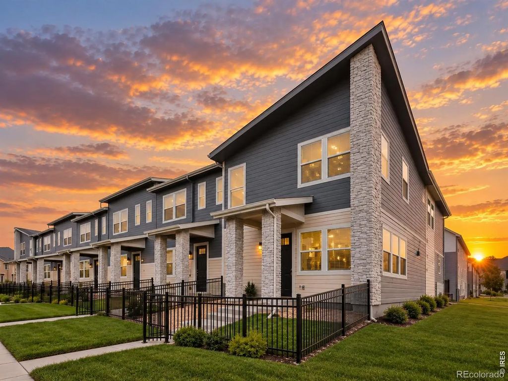 2829 Bear Springs Circle, Longmont