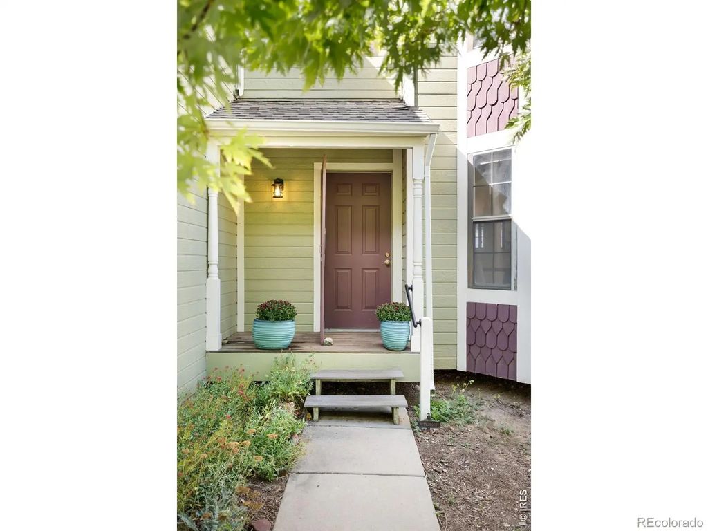521 W Sycamore Circle, Louisville