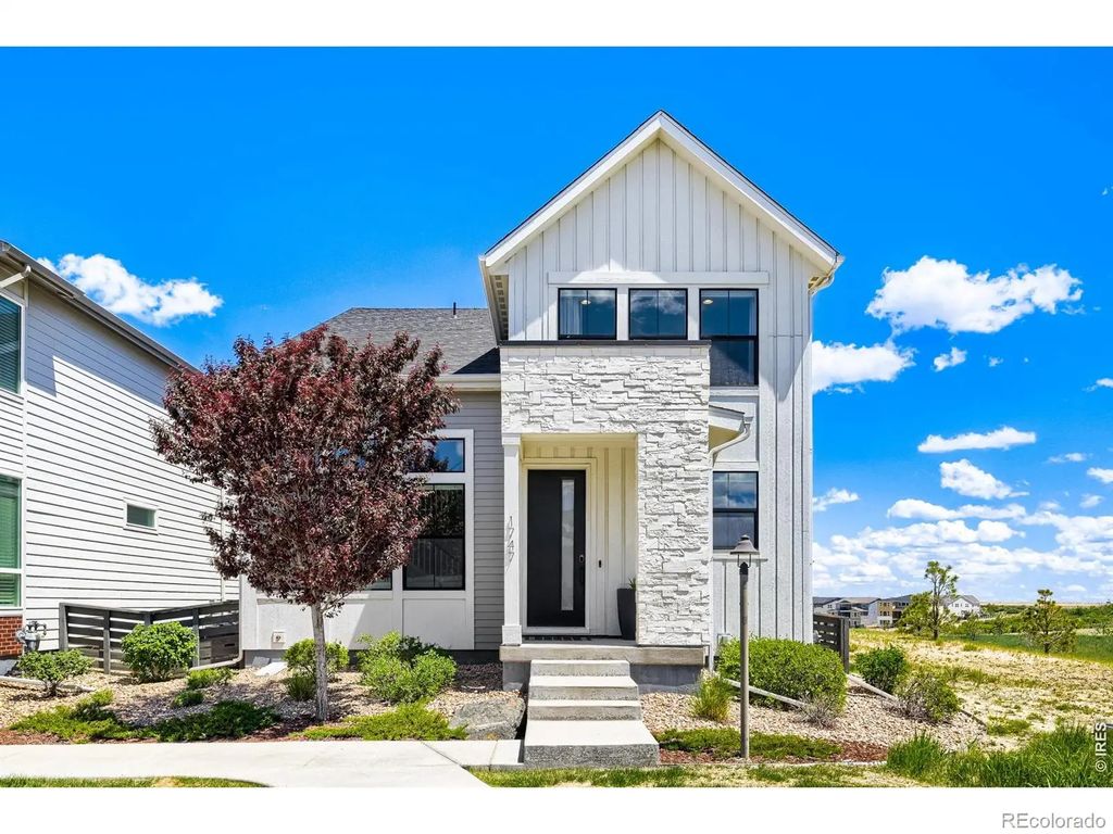 1747 Stable View Drive, Castle Pines