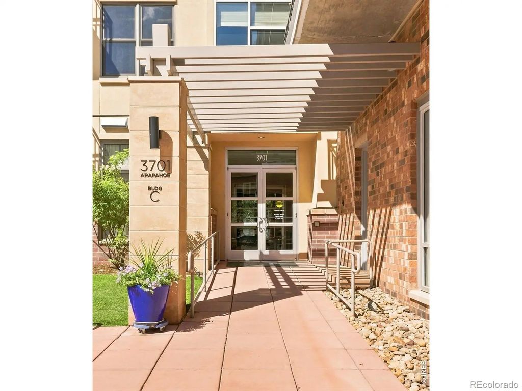 3701 Arapahoe Avenue 402, Boulder
