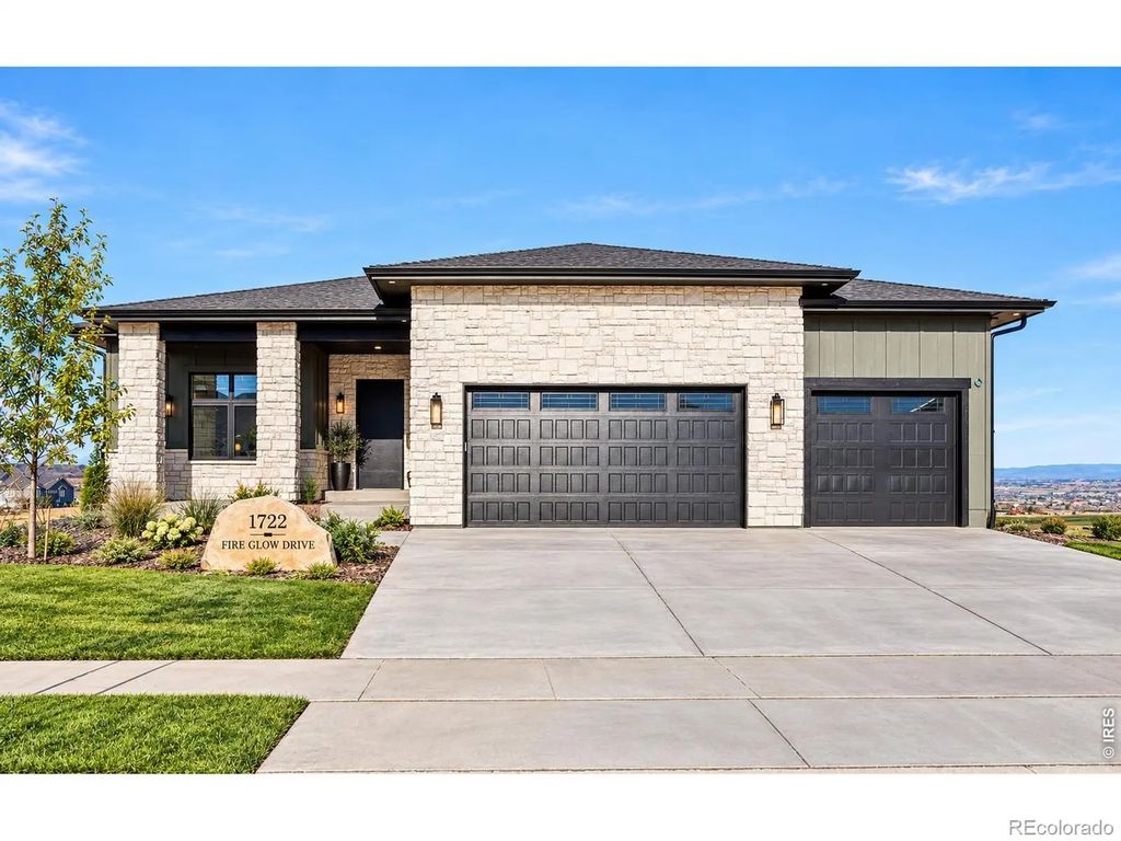 1722 Fire Glow Drive, Windsor