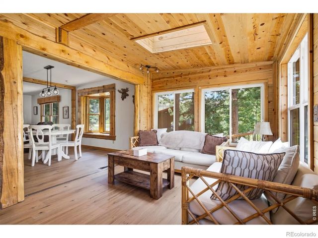 428 Rustic Road, Bellvue