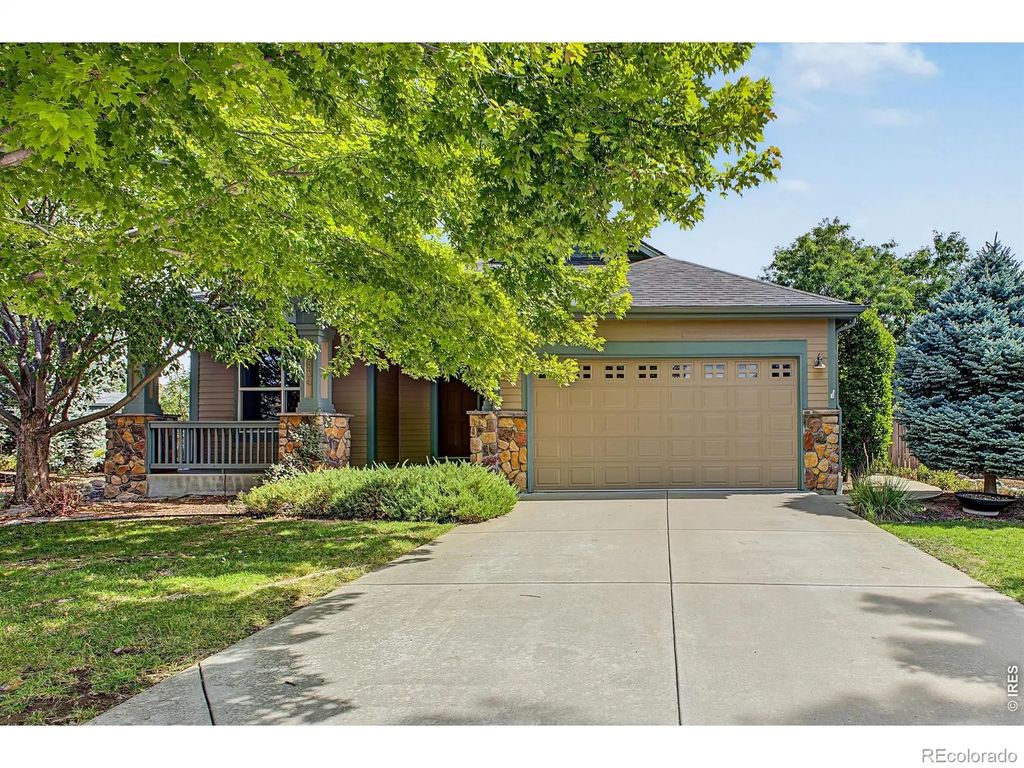 1524 Henry Court, Longmont