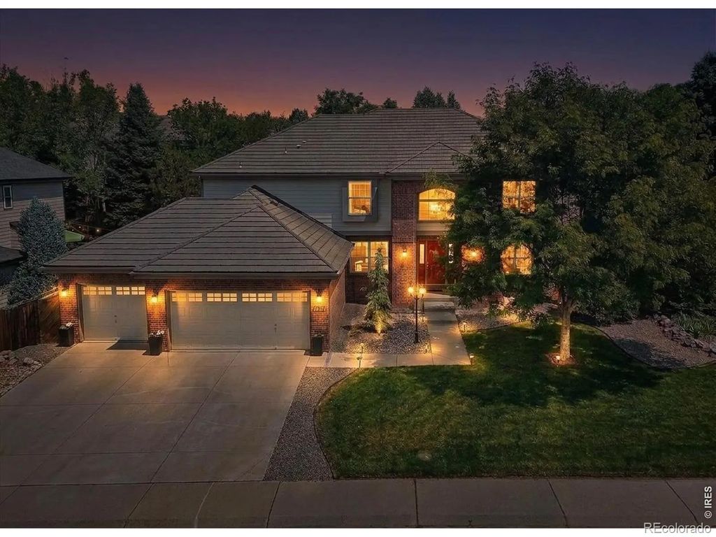 6129 S Newark Way, Englewood