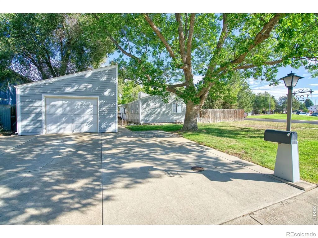126 Caribou Place, Longmont