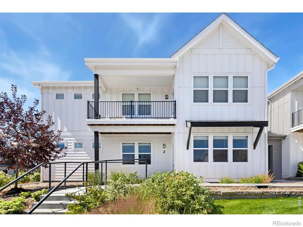 2102 Setting Sun Drive 2, Windsor