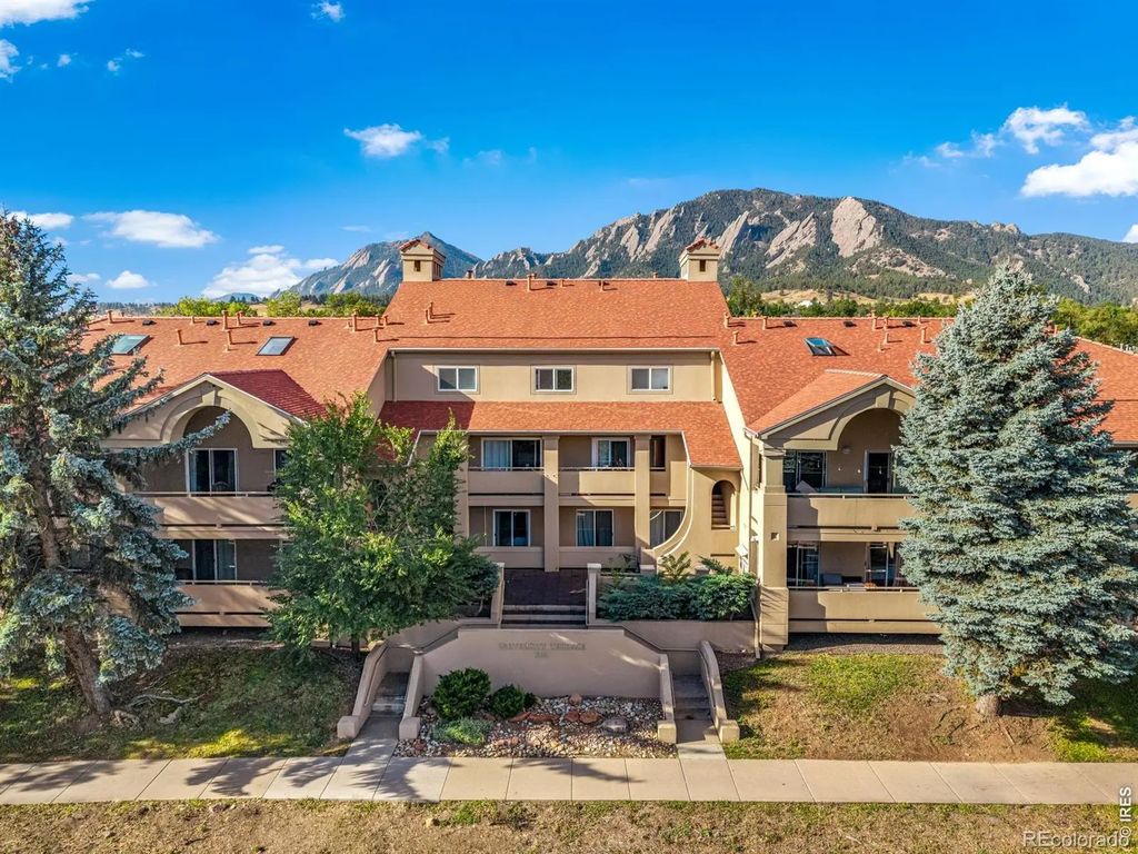 935 Broadway 205, Boulder