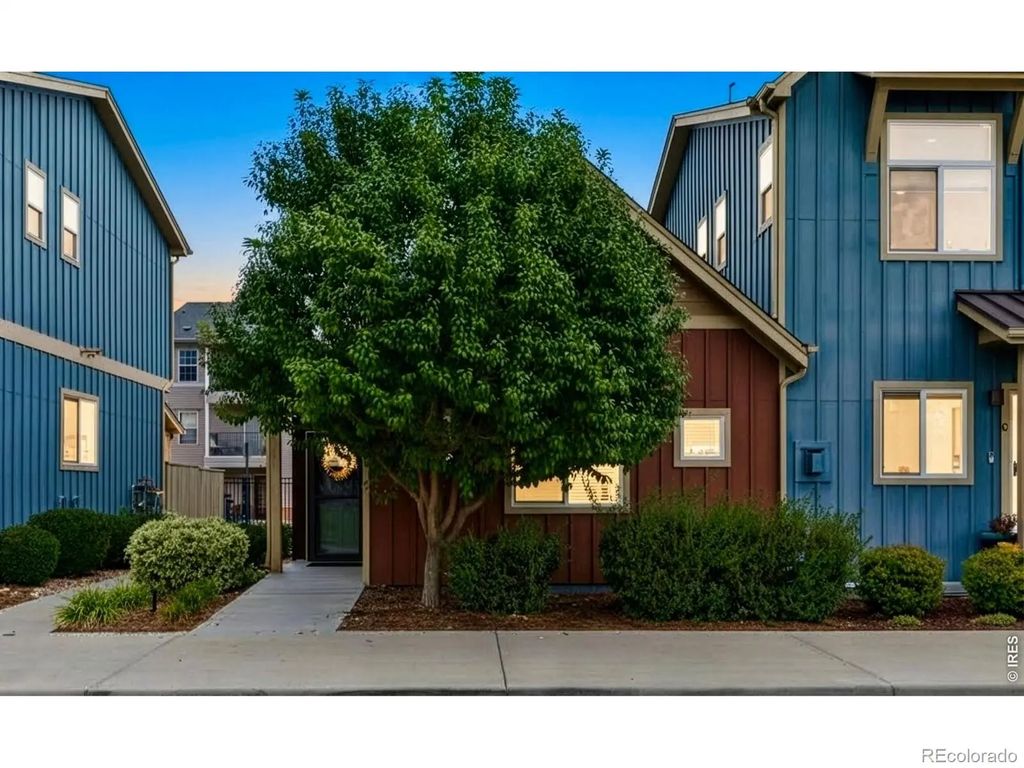 226 N Parkside Drive D, Longmont